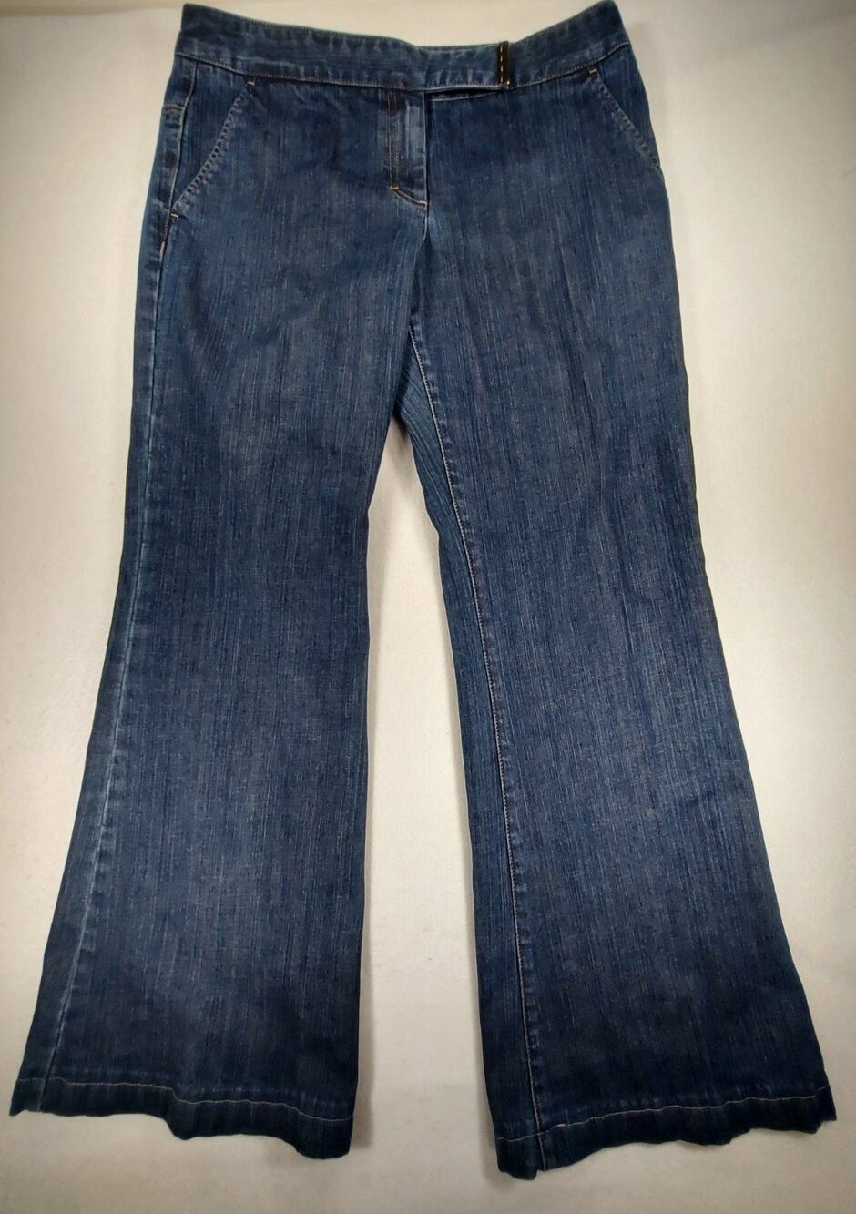 Tahari Women's Dark Wash Wide Leg Denim Trouser Jeans Boho Flare Size 34 Waist
